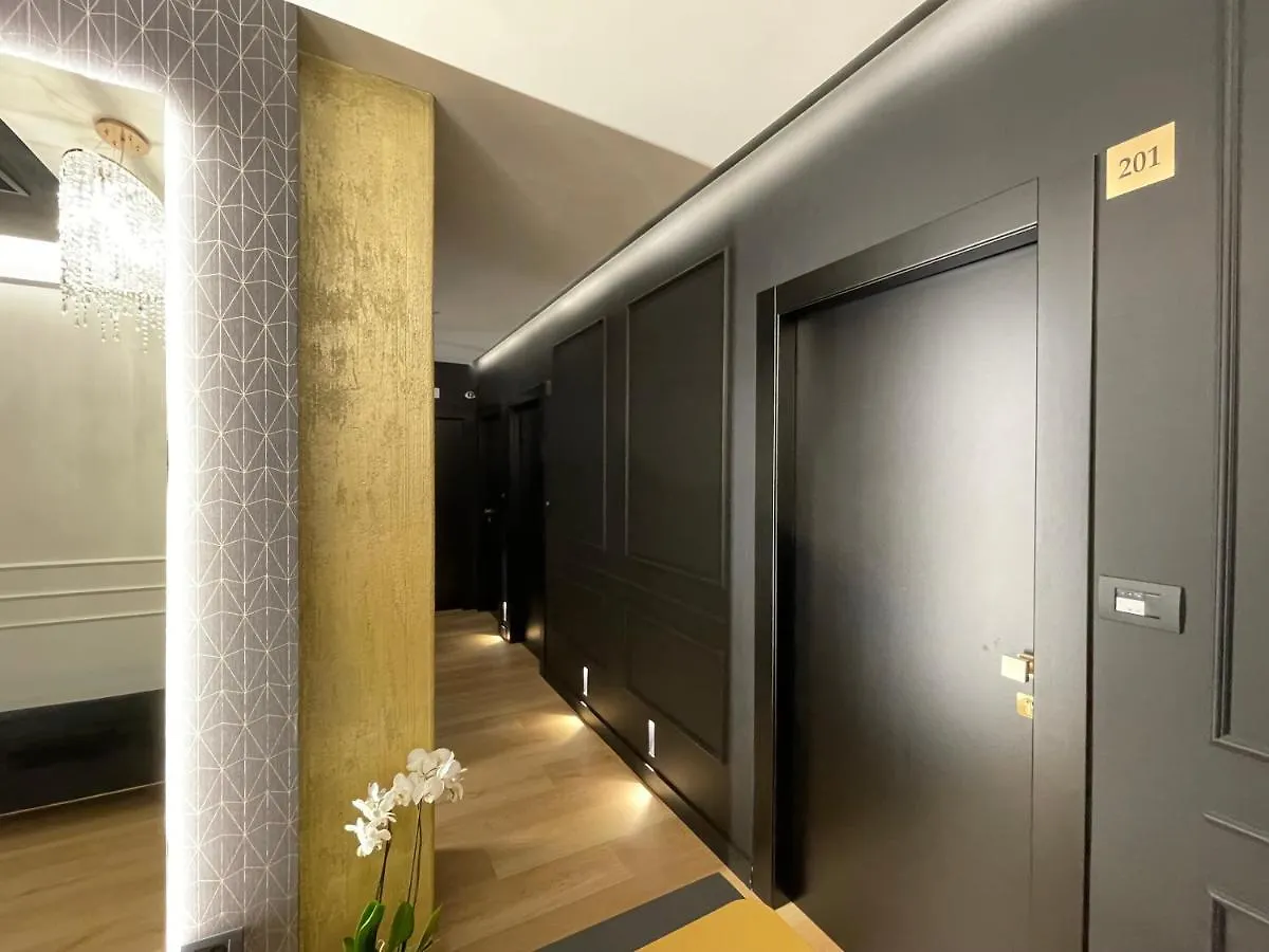 נאפולי Plebiscito Boutique Rooms 0*,