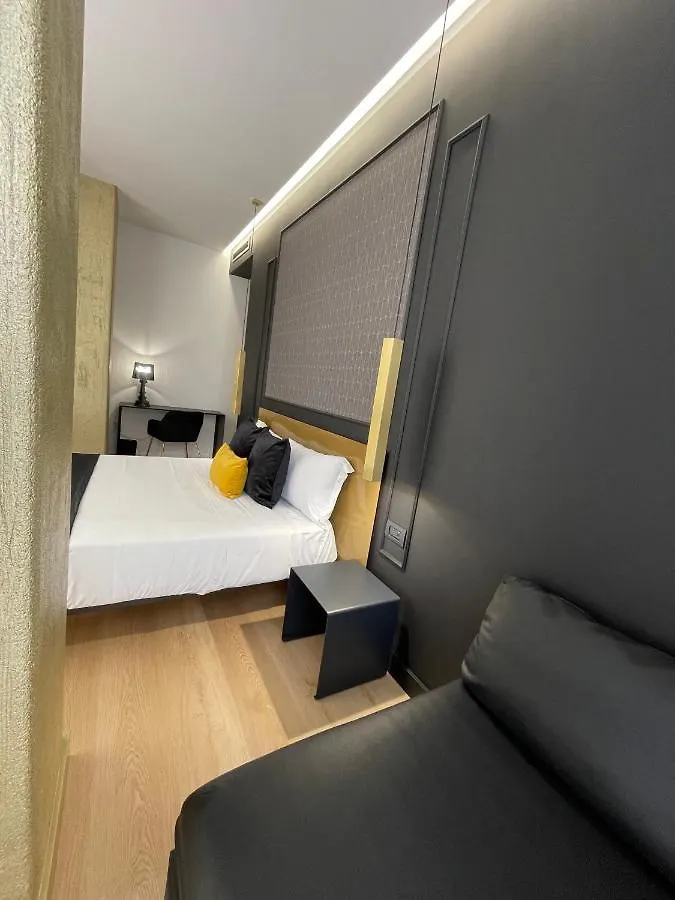 נאפולי Plebiscito Boutique Rooms בית הארחה
