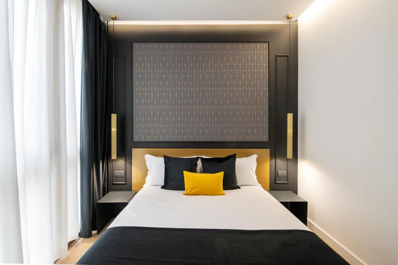 נאפולי Plebiscito Boutique Rooms 0*,
