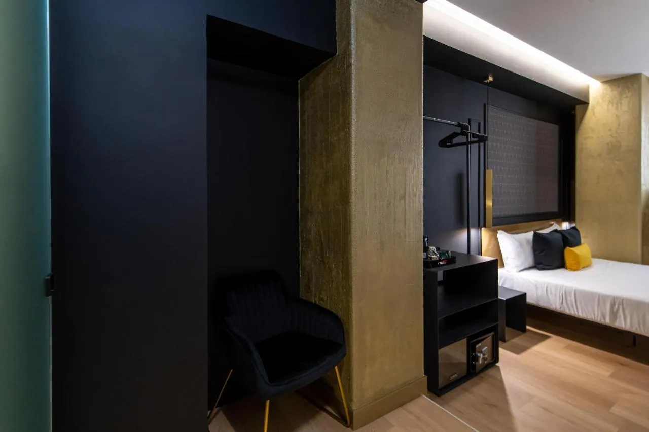 נאפולי Plebiscito Boutique Rooms בית הארחה